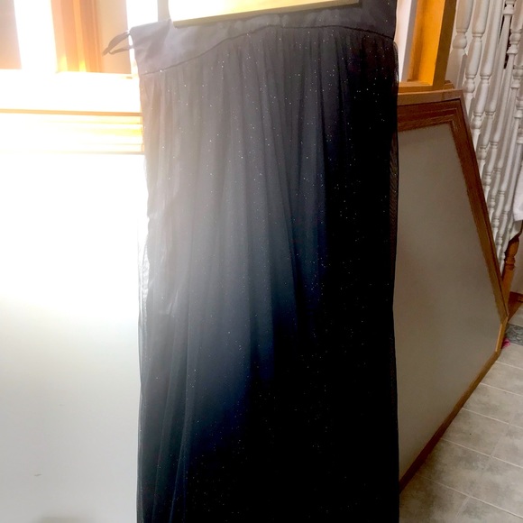 Eliza J black long skirt size 10, glittery tulle fabric and silk. - Picture 2 of 10